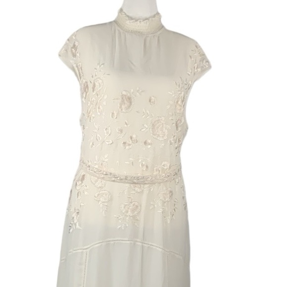 Hope & Ivy Ivory Bridal Floral Beaded & Embroidered Dress- NWT - Picture 5 of 15